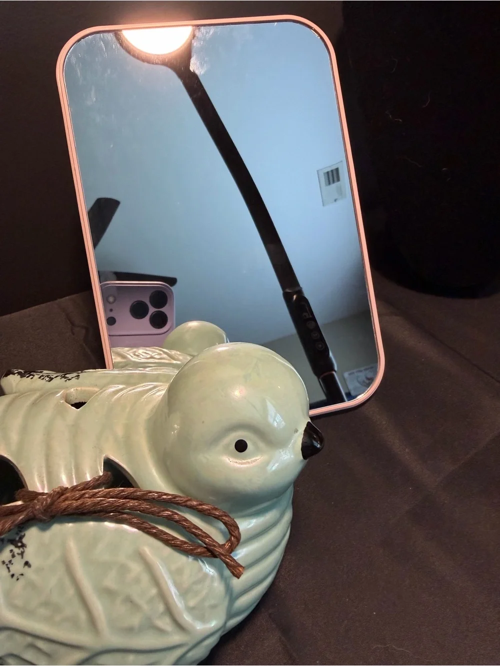 Portable Mirror - Pink. NEW